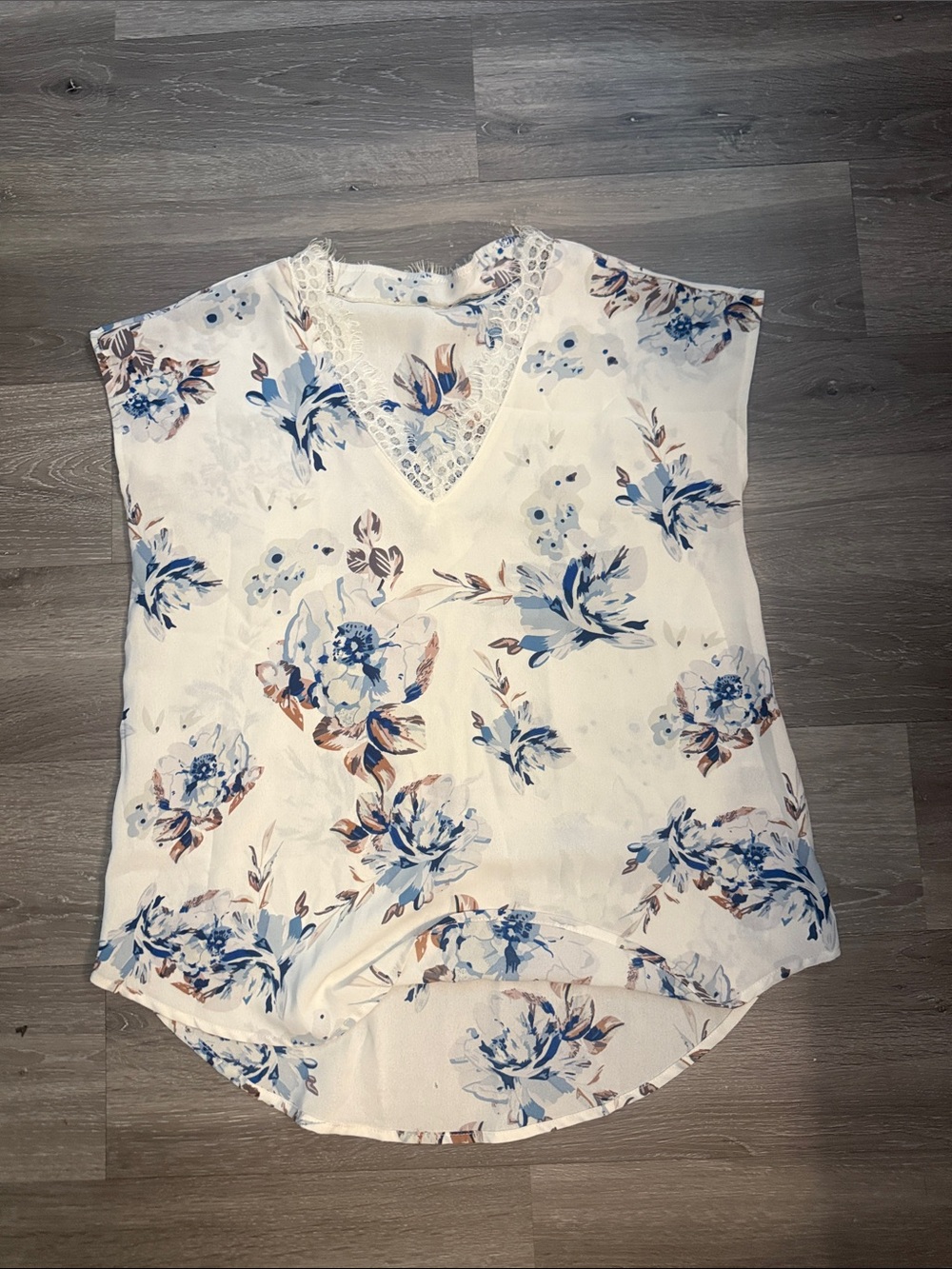 Women's White Floral V-Neck Lace-Trim Blouse
